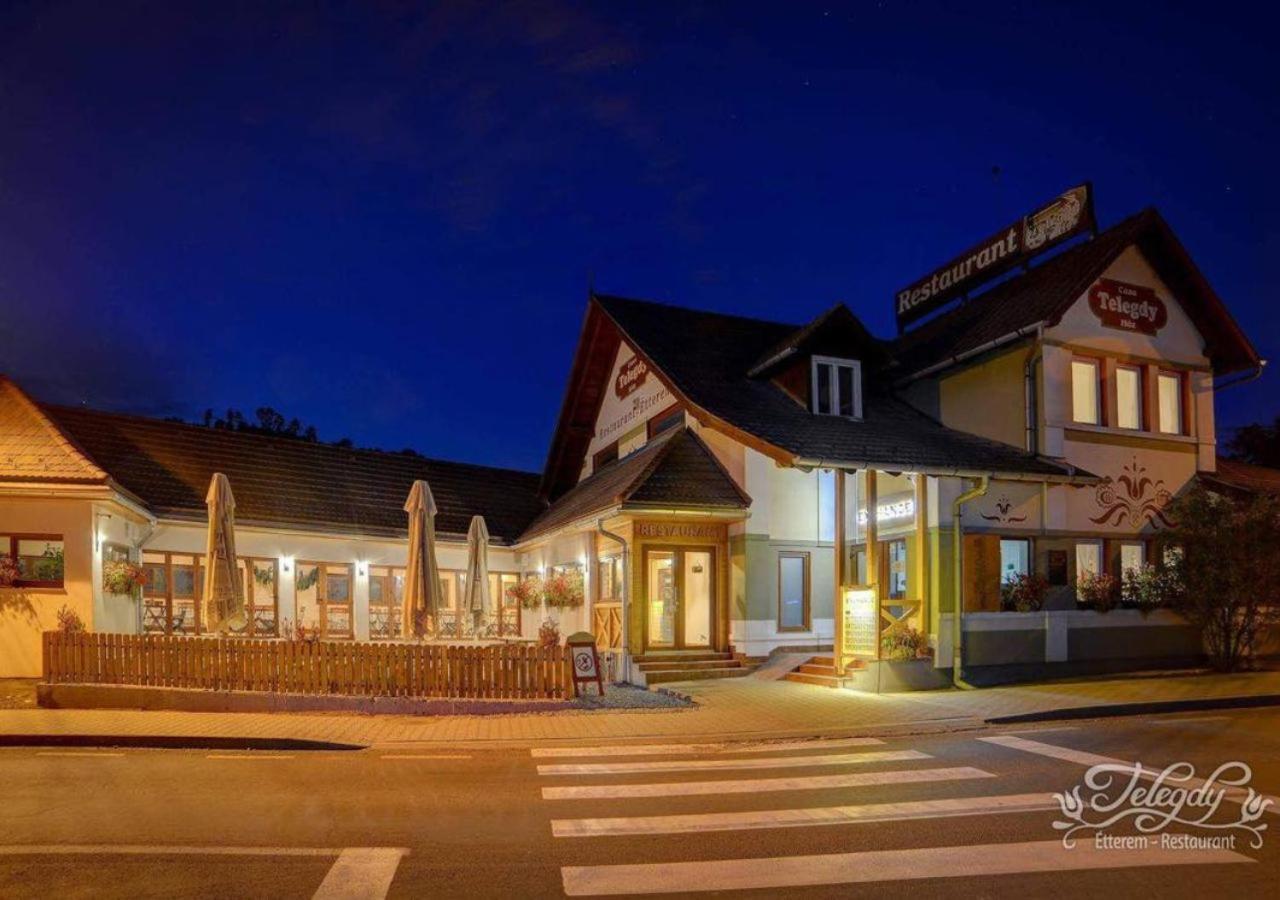 Telegdy Homes Praid Exteriér fotografie